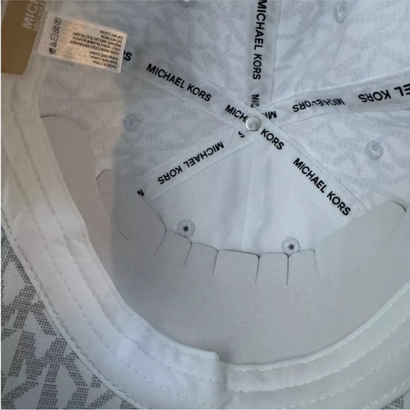 New With Tags Michael Kors White and Gray Monogram Hat - Picture 4 of 5